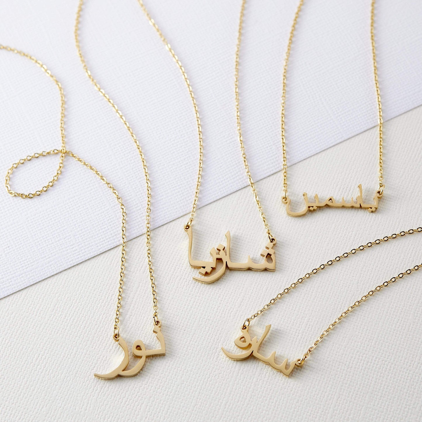 Beautiful Cusatomized Name Necklace (RO2)