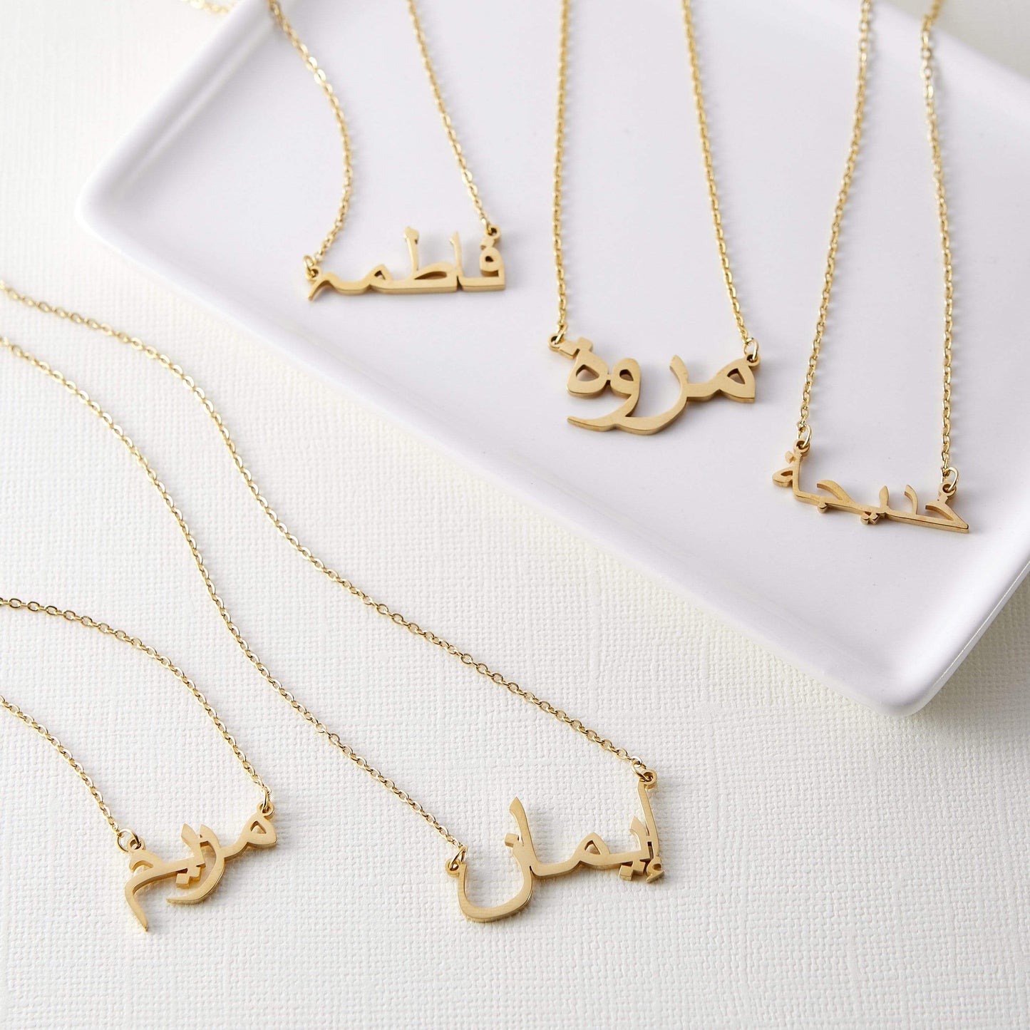 Beautiful Cusatomized Name Necklace (RO2)